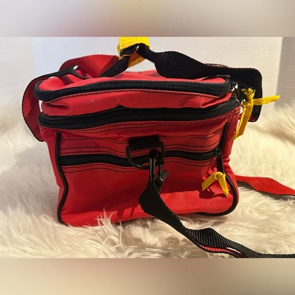 Retired MARLBORO Insulated Soft Lunchbox Red Lunch Bag 6 Pack Cooler 1990s - Picture 3 of 11